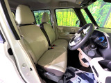 運転席シート廻りは使用感も少なく、良好な状態となっています。丁寧に使われていたことがよくわかりますね。