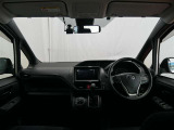 見通しのよいすっきりとした視界で、誰でも運転しやすいです。運転のしやすさは疲れにくさにも繋がりますよ♪