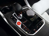 BMWライフをさらに素晴らしいものにするために、BMWカードもご用意しております。ご利用金額1,000円ごとに1ポイントたまります。BMW正規ディーラーでのご利用につきましてはポイントが2倍になります。