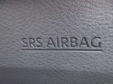 運転席側にSRS二-エアバックシステムを採用 万一の際の安全性を高めました