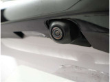 バックカメラが付いているので後方確認が非常にしやすいです。今や運転初心者も熟練者も必須装備!ついていて損はないですね♪
