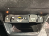 フロント両席にはシートヒーターが付いています!寒い日に便利な装備ですね。