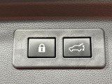 【パワーバックドア】スマートキーや運転席のボタンを押すだけでリアゲートが自動で開閉します!荷物を持っている時や、高い位置にあるバックドアを閉める際に便利な機能です♪