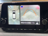 【アラウンドビューモニター】車を上から見下ろしているかのような映像で周囲の状況がひと目で確認、狭い駐車場に駐車するときも安心です♪