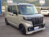 ローダウンでスタイリッシュになっています。保証については、中古車担当までお問い合わせください。