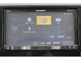 ナビは「カロッツェリア楽ナビ」をオプション装着、オーディオ機能としてはフルセグTV・ラジオ・SD・CD/DVD・USB/IpodBluetooth接続などさまざまな媒体が再生可能です