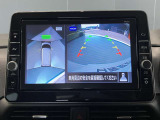 前後左右4つのカメラで、上から見たような映像をお届け、駐車時も安心、アラウンドビューモニター付(肉眼では確認し辛い左前の映像に切り替えることも可能です)。