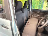 運転席シート廻りは使用感も少なく、良好な状態となっています。前オーナー様が丁寧に使っていたことがよくわかりますね。