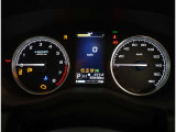 視認性に優れたメーターで、夜間走行も安心して運転できます!マルチインフォメ―ションディスプレイには車両情報を表示!メーター内の光度調整機能も付いております!