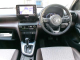 ヤリスクロスの運転席まわりです。