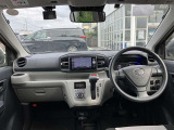 【運転席・インパネまわり】ハンドル・シート・フロアーなど隅々までプロによるクリーニング済み☆彡キレイな車内でドライブが一層快適にお楽しみいただけます!!
