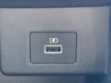 フロントにUSB充電ポート装備です