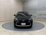 お車購入のポイントとなるフロントマスクです!シャープな目つきが印象的なデザインのヘッドランプです。