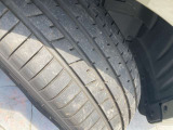 【タイヤの溝もしっかりとございます】車の状態や気になることがございましたらお気軽にお問い合わせくださいませ。