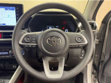 ステアリングスイッチ搭載!手を離さずに手元のスイッチでさまざまな操作が可能。運転中、視線をそらさなくても操作ができて安全です!