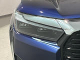 LEDヘッドライトは、点灯の瞬間から最大光量を発揮し、突然暗くなるトンネルなどでの安定感を高めます。