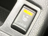 【シートヒーター】寒い日に重宝するシートヒーター!エアコンより早く温まってくれるので寒がりの人も安心ですね♪エアコンの温風は乾燥するから苦手、という方にもをおすすめです。