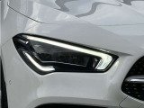 人間工学をもとに設計されたメルセデス・ベンツのシートは、柔らか過ぎず長距離のドライブでも疲れにくい構造になっております。車の運転で腰に負担を感じられる方は是非一度お試しください。