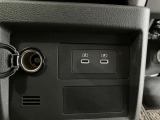 USB電源を装備してます。スマホやタブレットの充電に便利です♪