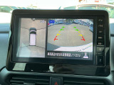【アラウンドビューモニター】周囲を見渡せる映像で、スムースな駐車をサポートします