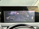 メーター内のカラーディスプレイには運転をサポートするさまざまな情報を表示します☆