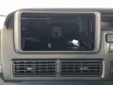 当車両はオーディオレスです。多彩なナビゲーション・オーディオをご用意しております。詳しくは当店スタッフにお問い合わせください。