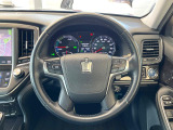 【純正革巻きステアリング】上質な革を使用することで、手にしっかり馴染みとても運転しやすいハンドルです♪