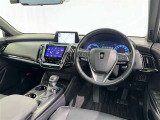 上質で落ち着いた印象のインパネ。視界も広々で運転しやすいです。