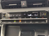 オートエアコンは温度を設定するだけで、自動で風量などを設定してくれます。運転しながら操作も必要ないので、安全性も向上します。