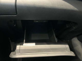 車検証入れになどにも使える便利な収納BOXあります。
