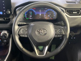 【ステアリングスイッチ】運転中、前方から目線をそらすことなく、オーディオ等の操作が可能な便利機能!安心&快適なドライブを演出してくれます♪