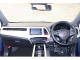 操作性に優れた運転席となります!小物入れや各ボタンの配置にこだわり、使いやすいです!座り心地もよく視認性も良好なのでロングドライブもお任せ下さい!