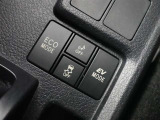 EVドライブモードスイッチを押せば、早朝や深夜の住宅街や屋内の駐車場などで、騒音や排気ガスを気にすることなく走行できます