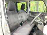 運転席シート廻りは使用感も少なく、良好な状態となっています。丁寧に使われていたことがよくわかりますね。