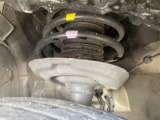 お車を安心してお乗りいただく為には、足回りの定期点検が欠かせません。サービスサポート(有償保証)では無料点検もご提供しており、安心のカーライフをお過ごしいただけるサポート体制が整っています。