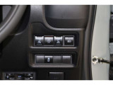 機能性溢れる運転席まわり。使いやすいスイッチ類の配置で運転中のストレスを軽減し楽しくドライブできますよ。