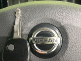 【キーレス】少し離れた場所からでもボタン一つでドアの開錠・施錠ができるのでとっても便利!ドアの鍵穴周りに傷をつけることもありません♪