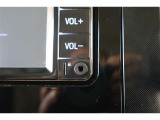 スマートフォンやiPodに入れた音楽を楽しめるAUXを装備しています。AUXは直接カーオーディオに接続できるため、Bluetoothなどよりも高音質な音楽が楽しめます。