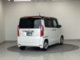 バックカメラが付いているのでバックでの車庫入れも安心です。