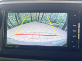 【バックカメラ】駐車時に後方がリアルタイム映像で確認できます。大型商業施設や立体駐車場での駐車時や、夜間のバック時に大活躍!運転スキルに関わらず、今や必須となった装備のひとつです!