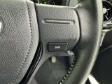 ステアリングスイッチ付き。前方から目を離すことなく操作することが可能です。