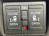 【両側パワースライドドア】スマートキーや運転席のスイッチで後席両側スライドドアの開閉が可能♪電動だから力を入れてドアを開ける必要が無く、小さなお子様でも簡単に開け閉めでき快適です♪