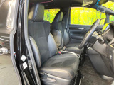 運転席シート廻りは使用感も少なく、良好な状態となっています。前オーナー様が丁寧に使っていたことがよくわかりますね。