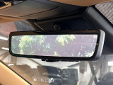 【デジタルインナーミラー】後席の大きな荷物や同乗者で後方が確認しづらい時でも安心!カメラが撮影した車両後方の映像をルームミラー内に表示。クリアな視界で状況の確認が可能です!