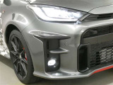 LEDヘッドライトです。デザイン性がよくとても明るいので、夜間の走行や悪天候でも安心です。しかも長寿命!