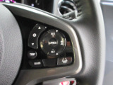 Hondaセンシングの機能のひとつ、アダプティブクルーズコントロール付!アクセルから足を離しても設定したスピードと前車との車間を保ち走行してくれます!車線維持もアシスト☆高速道路で疲労軽減ですね☆
