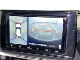 【フロントカメラ】運転席に座った状態で死角になりやすいクルマの前の様子まで確認でき安全ですね♪