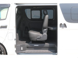 【R7年式/8型/4ナンバー/ディーゼル2WD】買取直販★ベッドキッド★大画面ナビ他**全国ご納車OK**