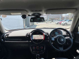 センターメーターをモチーフにしたMINIらしいデザインです。