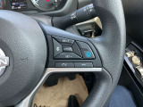 【プロパイロット】高速道でアクセル・ブレーキ・ハンドルをアシスト。運転の負担を軽減します。